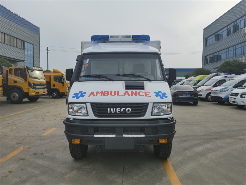 華通牌依維柯歐霸四驅(qū)方艙救護(hù)車