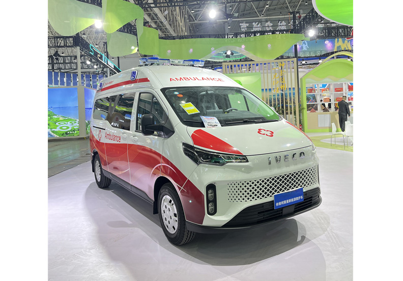 華通牌依維柯聚星新能源救護車
